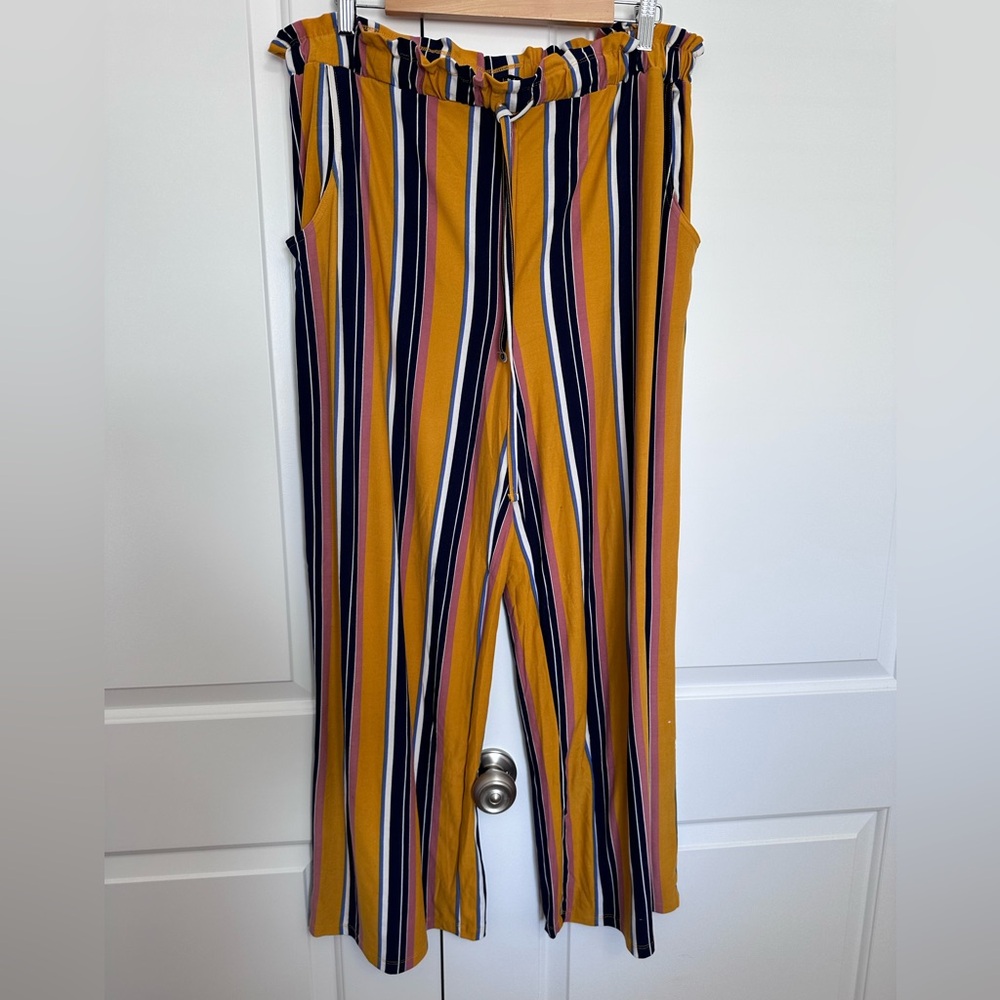 Multicolored striped pants, with pockets and rouched band